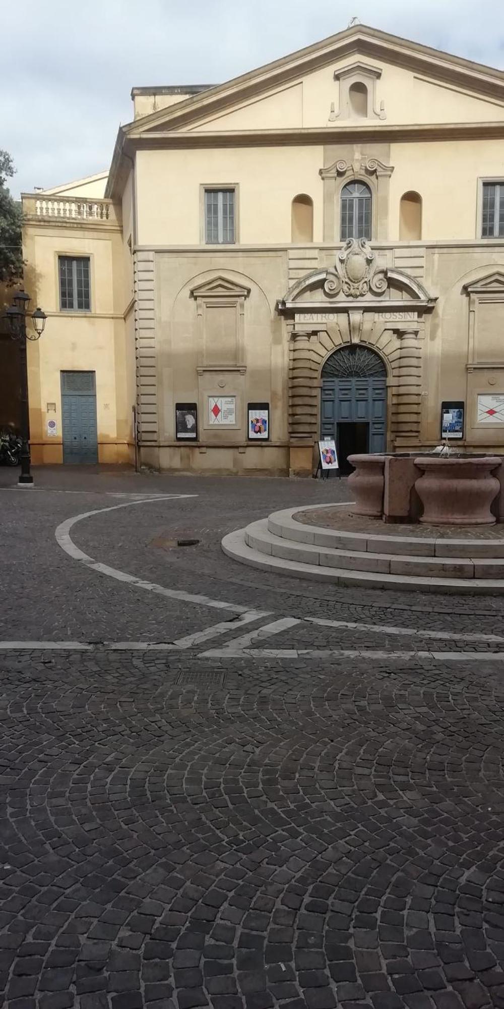 Casa Del Teatro Appartamento Con Splendida Terrazza Di Fronte Al Teatro Rossini Pesaro Eksteriør bilde
